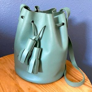 Bucket bag in green